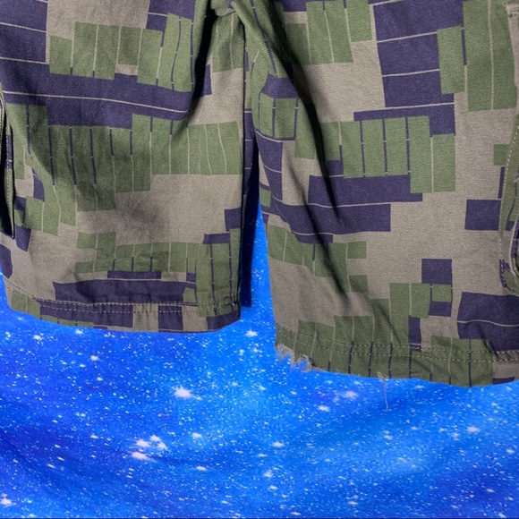 Shaun White- Green Cargo Shorts size 10 - Picture 10 of 14